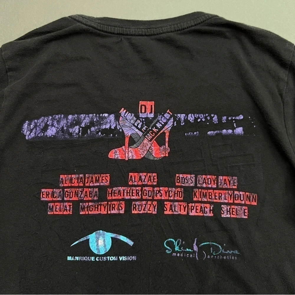 Red Wine Stilettos DJ Y2K Graphic Tee Shirt 👠 🍷 - Picture 4 of 5